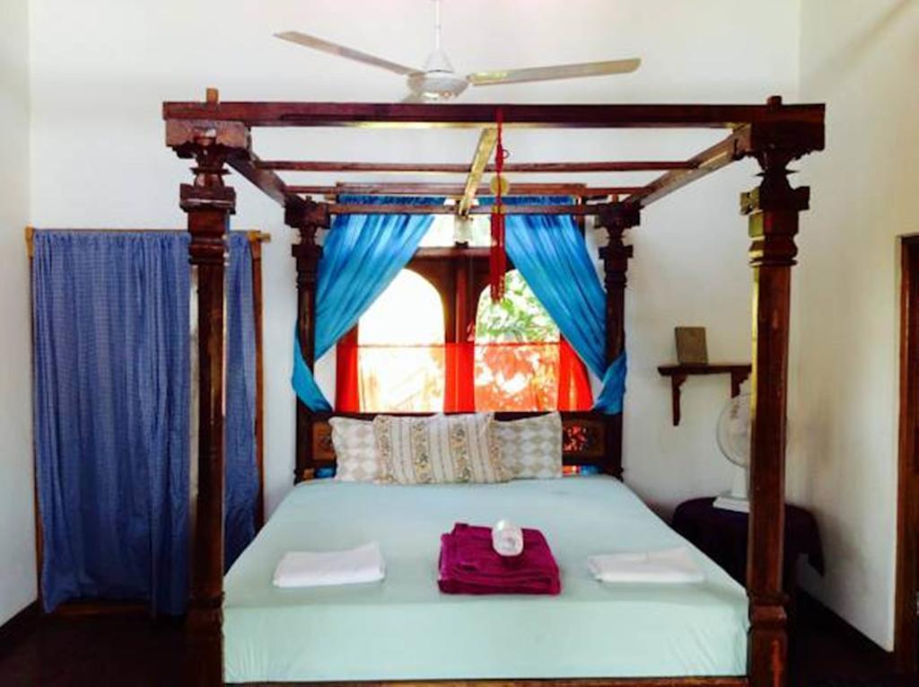 Lily Amed Beach Bungalows Hotel Room photo