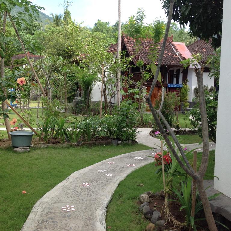 Lily Amed Beach Bungalows Hotel Exterior photo